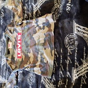 Levi's long-sleeve shirt size 4-5